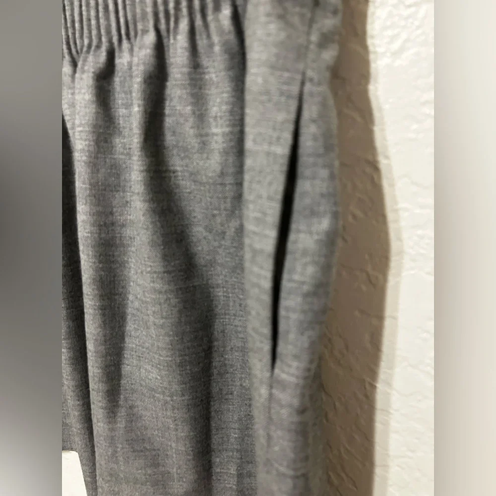 🪗J. Crew Gray Mini Skirt elastic waist size 4 GUC..